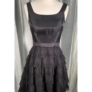 SHERRI HILL BLACK Ruffle Pleated Lace SHORT Mini sleeveless DRESS SIZE 2 EUC